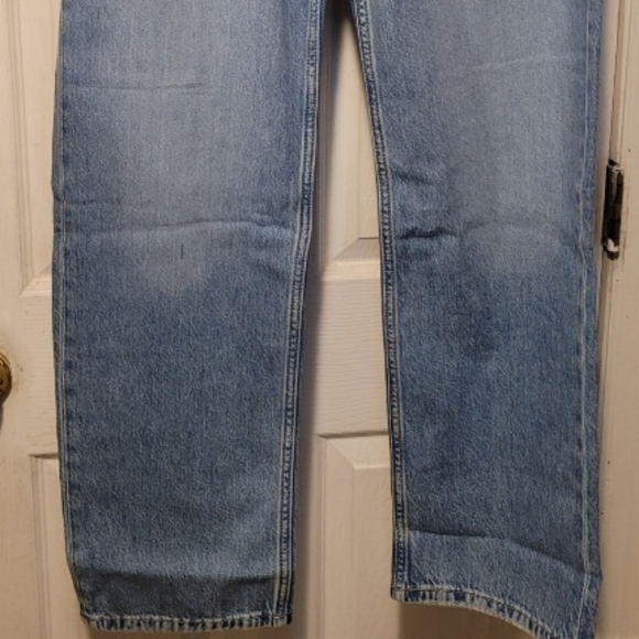 NWT LEVI'S LOW PRO Lightweight Ladies Jean Size 33 =Size 16 - Picture 3 of 6